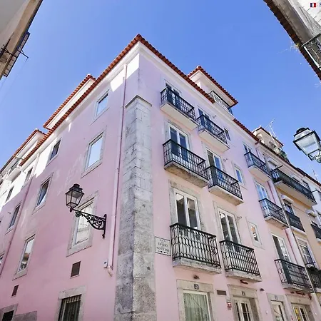 Apartment Guestready - Rare Terrace Apt, Historic Center Lisbon